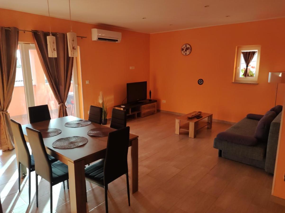 Apartman Tramonto Motovun Esterno foto